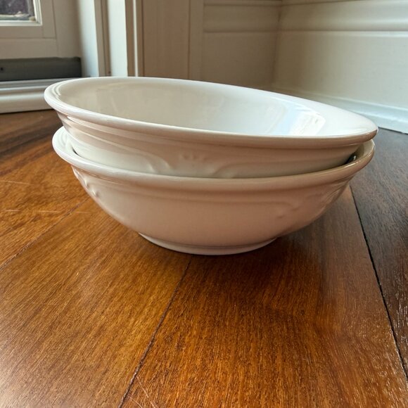 Two (2) Vintage Pfaltzgraff Filigree cereal / fruit / dessert bowls - Picture 1 of 5